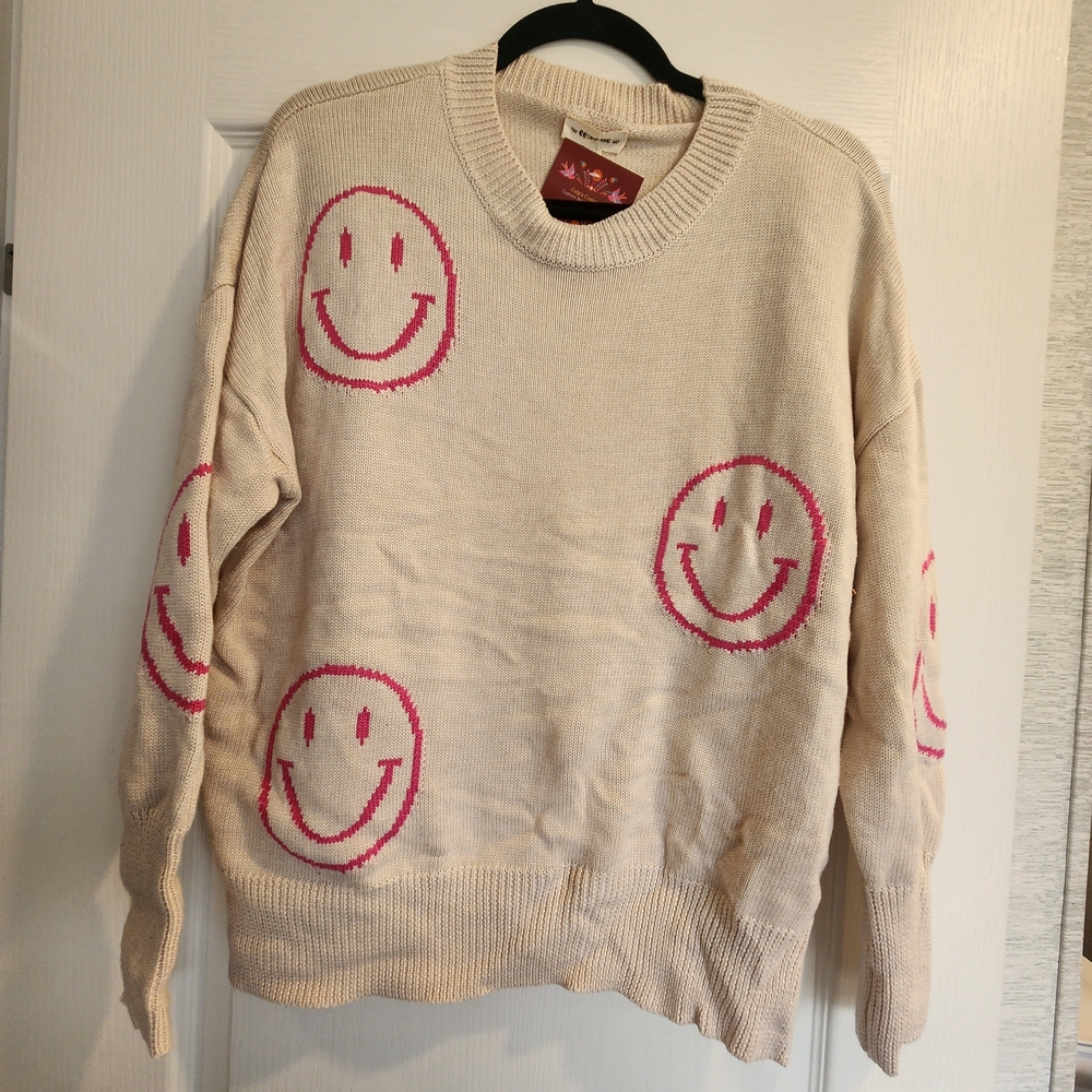 Eesome Cream Happy Face Lightweight Sweater Size S/M Euc